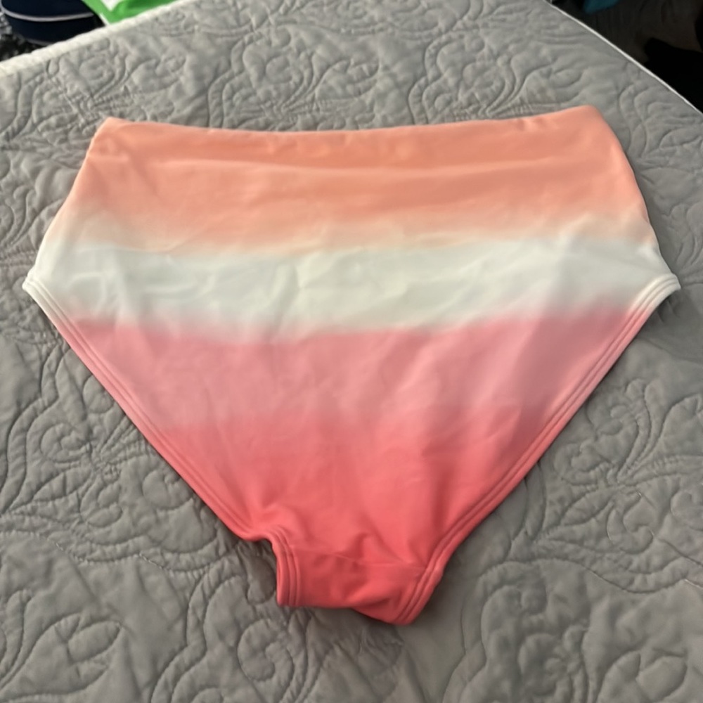 Old Navy - Picture 2 of 3